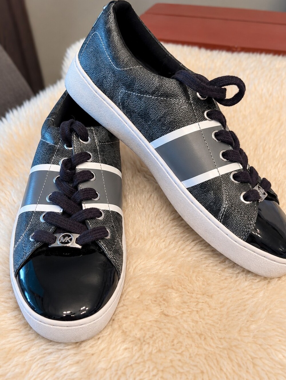 Michael Kors Black & Gray Logo Stripe Sneakers – Size 9